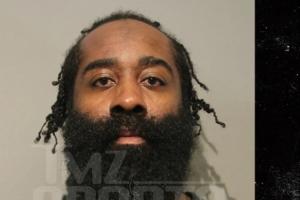 6月份曾被逮捕!纽约邮报:哈登非法携带武器的轻罪指控已被撤销