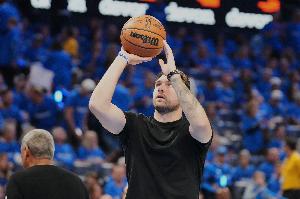 湖人媒体人:NBA2K新赛季三分能力值东契奇排第七 有点过高了
