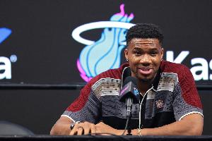 美记:字母哥稳居NBA前五 他上场就能打爆对手