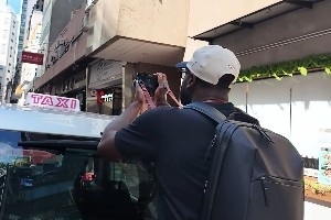 韦德谈喜欢摄影:大家总低头看手机 相机会让你重新抬头看世界