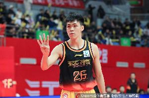 球队的肯定!媒体人:庞峥麟新赛季将担任江苏肯帝亚队长