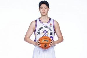 进了国家队确实涨球!赵嘉义20分钟贡献9分4板3助2断