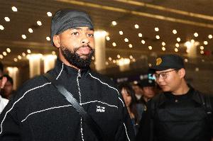 媒体人:拉塞尔给人感觉就是享受比赛 控运投传随心所欲闲庭信步