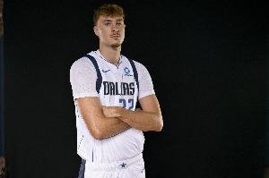 手感不佳!弗拉格半场7投1中 得到7分2篮板4助攻2抢断&正负值-7