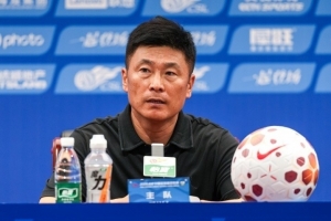 李国旭:很多伤号激发了现有球员的斗志,现阶段更看重球队进步