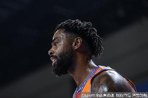 三分5中0!拉塞尔半场8投仅1中拿6分3助 罚球4中4