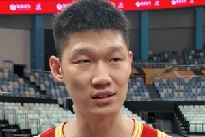 胡金秋:自己在适应球队新的战术和体系 球队新面孔比较多