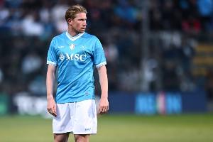外媒:德布劳内位置之争激化,那不勒斯欧冠失利阿莱格里压力骤增