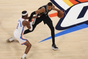 萧华:文班和亚历山大都在不断进步 他们为NBA贡献了很多