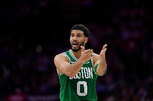 下半场仅2分!塔图姆全场低迷23投仅得13分 另有4板11助进账