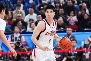 都打得好!程帅澎12投7中得到16分4板 王仔路12投8中得到16分7板