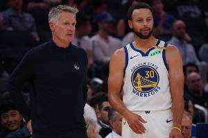38岁224天!库里开赛季连续两场得分20+ NBA历史最老后卫
