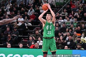 三分还挺稳!吴昌泽半场6中4&三分4中2 拿到10分2板1助