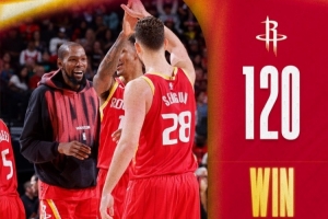 双杀老鹰!火箭发布赢球海报:封面为申京、小贾、KD庆祝瞬间