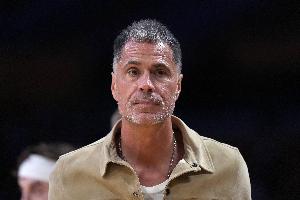 媒体人:湖人得搞个水平线以上的3D回来 扎威和塞布尔档次不够