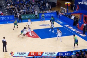 穷追猛打!尼克斯自投自抢上篮得手 天津领先广厦22分